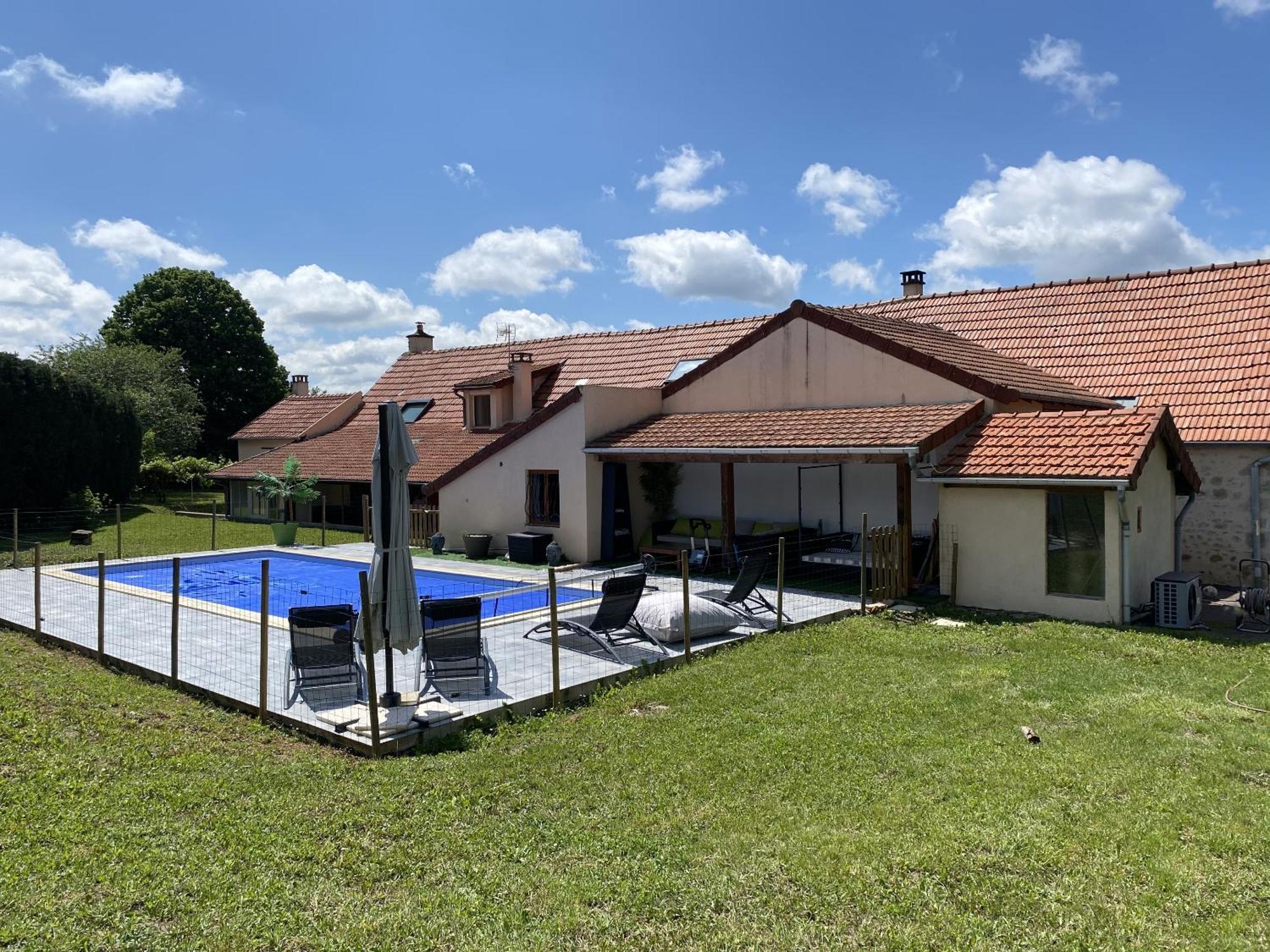 Maison Piscine Et Jacuzzi Saint-Germain-des-Fosses ภายนอก รูปภาพ