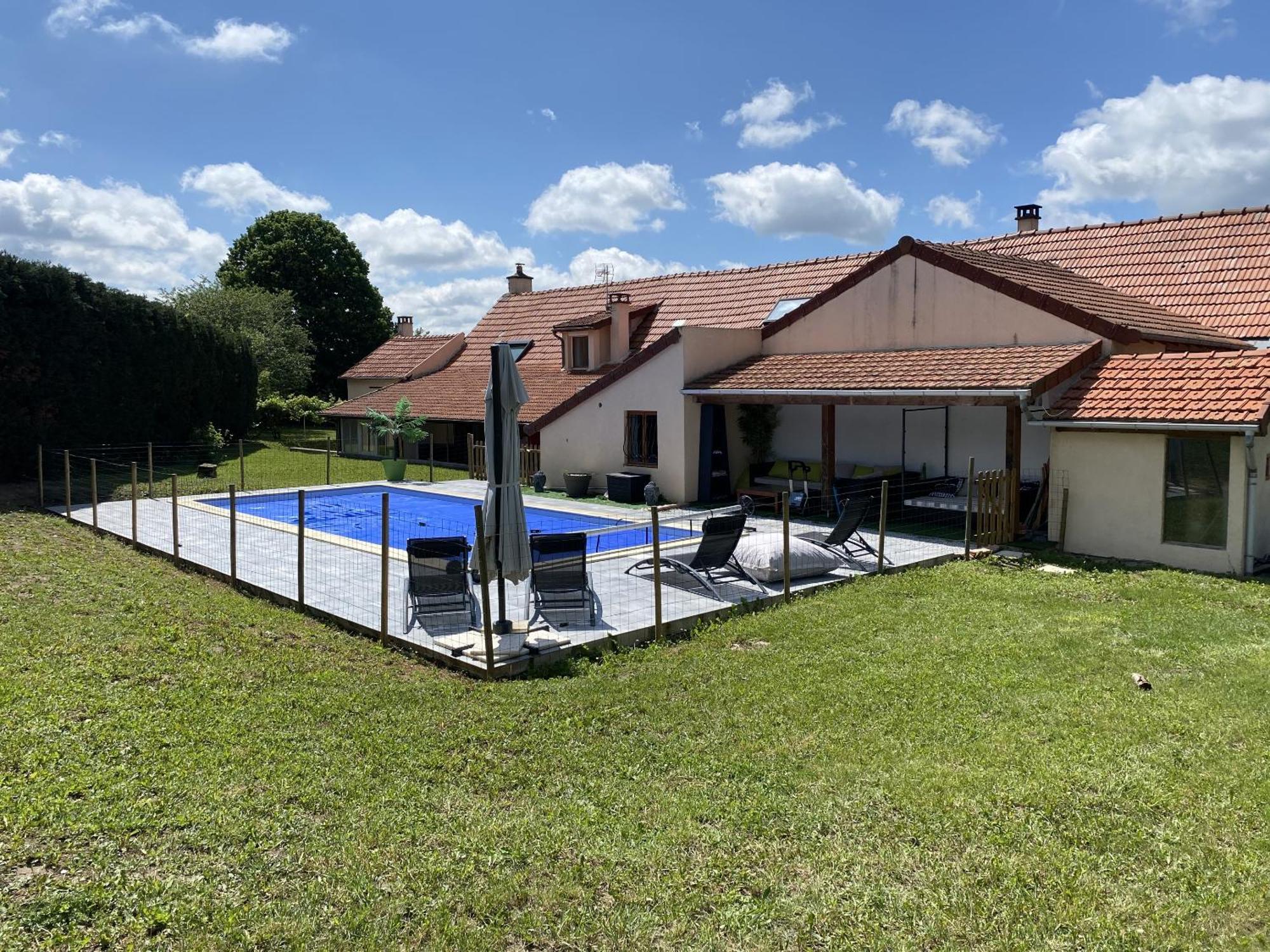 Maison Piscine Et Jacuzzi Saint-Germain-des-Fosses ภายนอก รูปภาพ