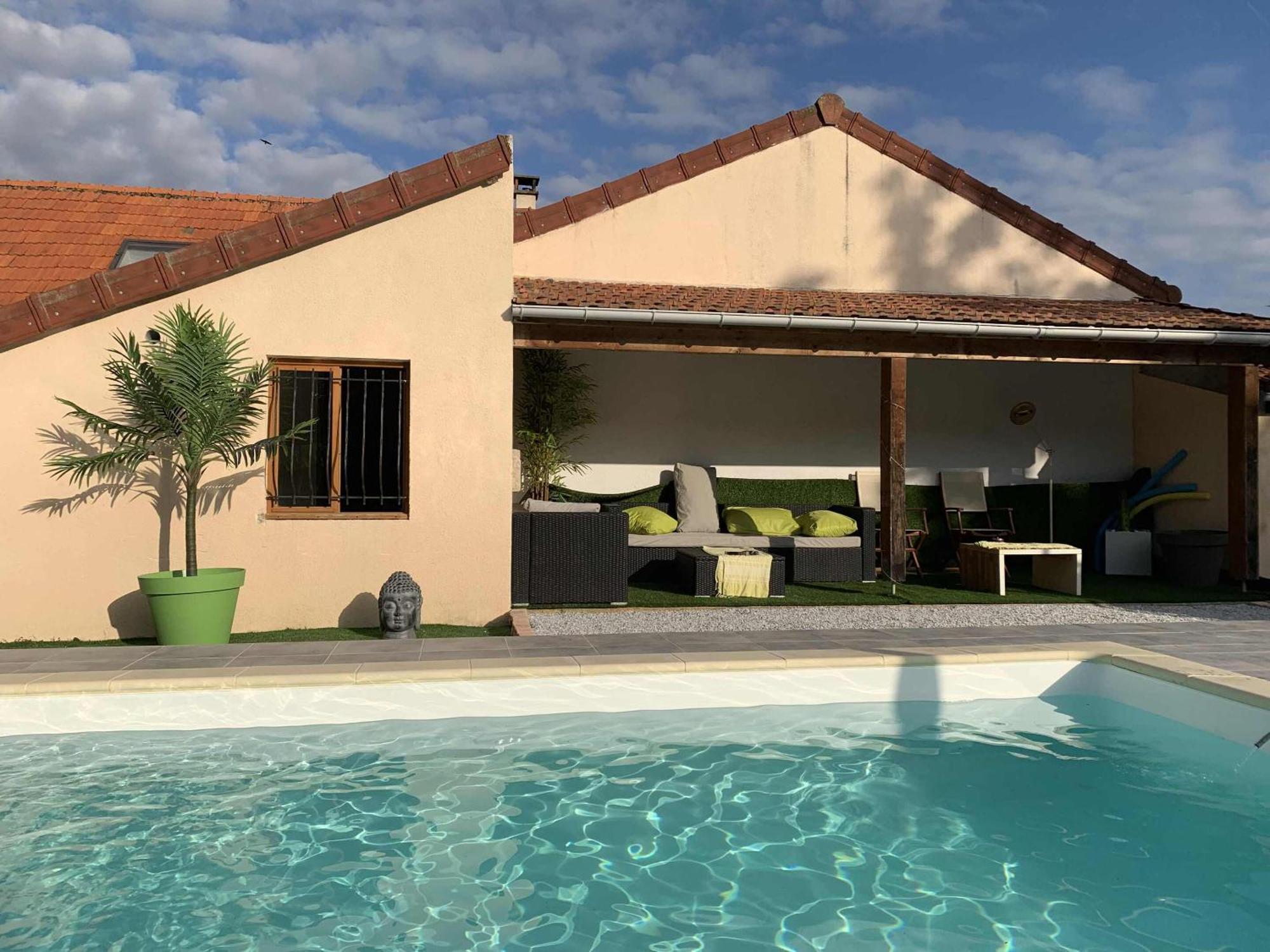 Maison Piscine Et Jacuzzi Saint-Germain-des-Fosses ภายนอก รูปภาพ