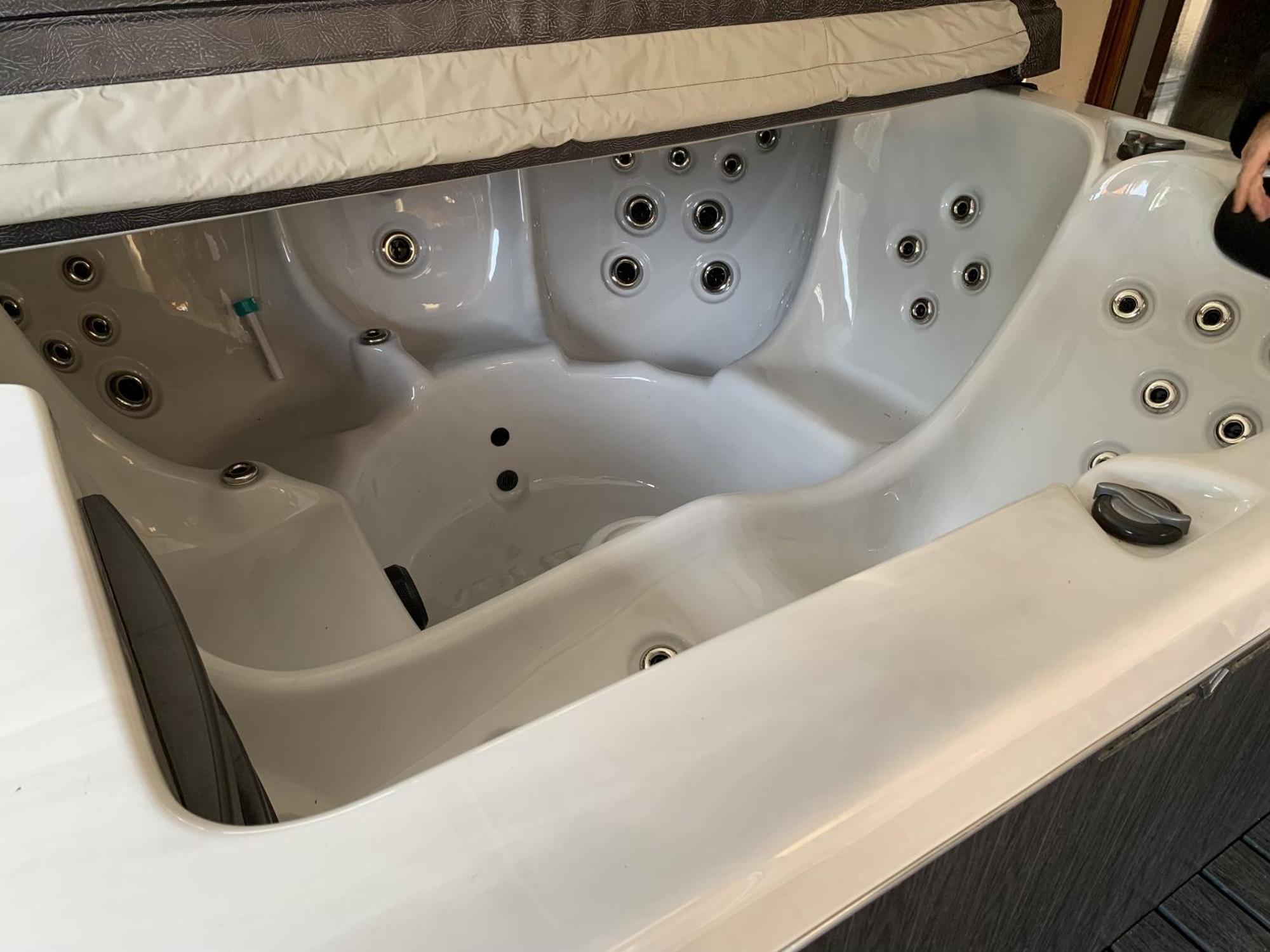 Maison Piscine Et Jacuzzi Saint-Germain-des-Fosses ห้อง รูปภาพ