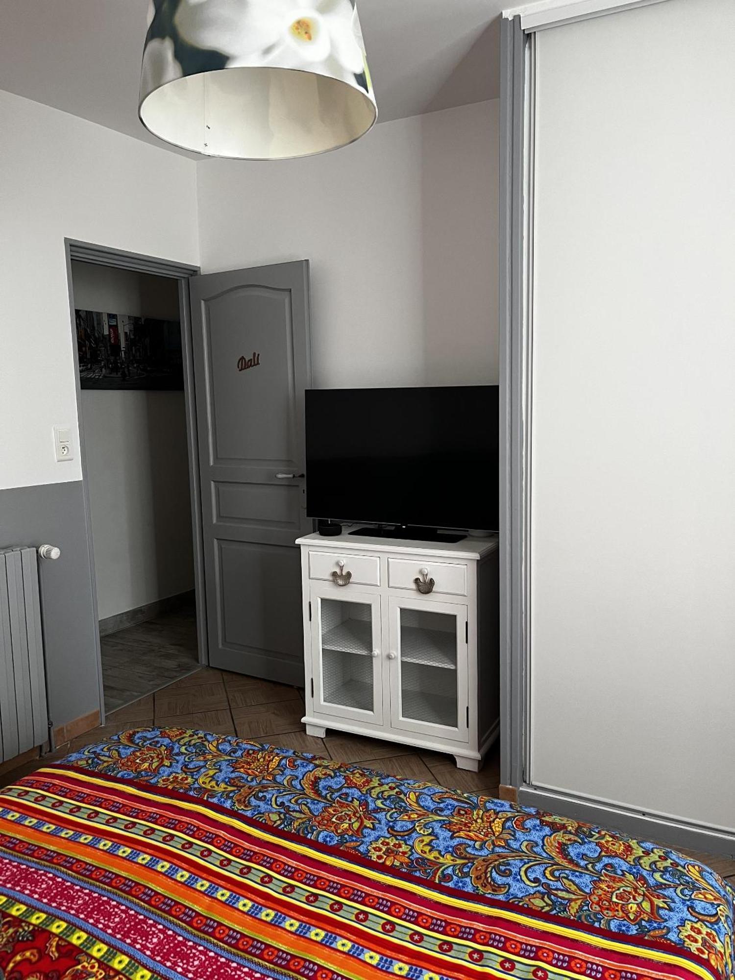 Maison Piscine Et Jacuzzi Saint-Germain-des-Fosses ห้อง รูปภาพ